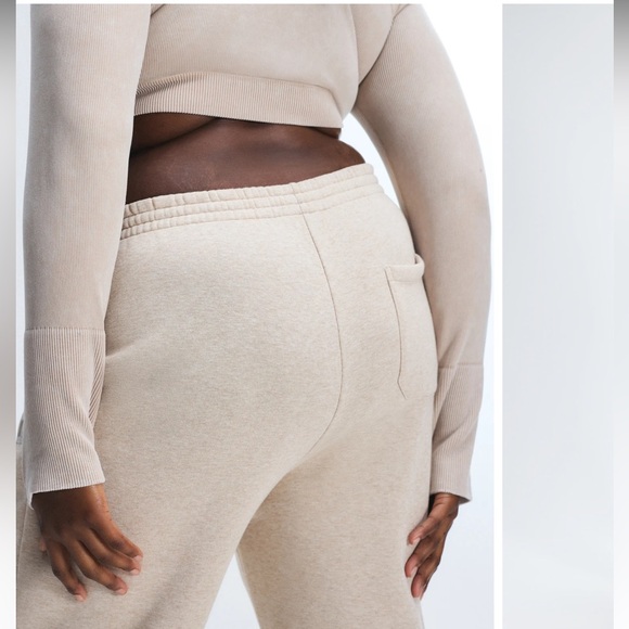 Unisex Savage X Fenty Tan Fleece Sweatpants - Picture 7 of 15